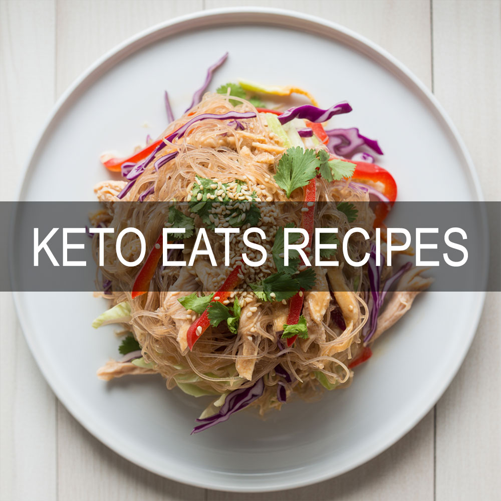 Spicy Thai keto noodle salad with kelp noodles, chicken, and peanut dressing